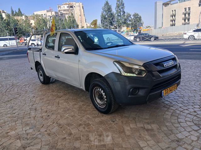 איסוזו די-מקס