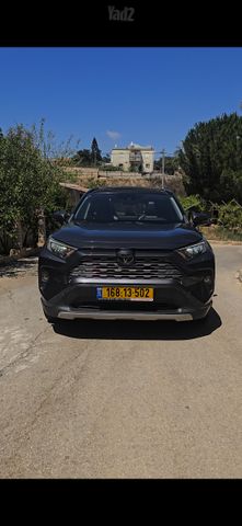 טויוטה RAV4