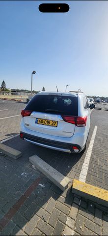 מיצובישי אאוטלנדר