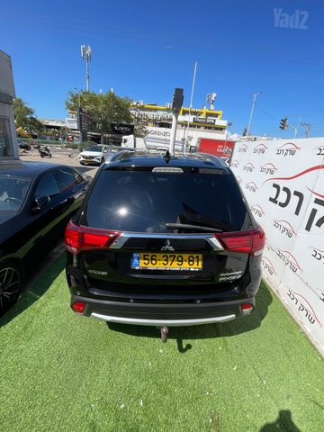 מיצובישי אאוטלנדר