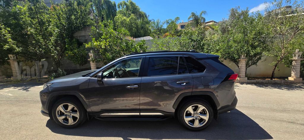 טויוטה RAV4