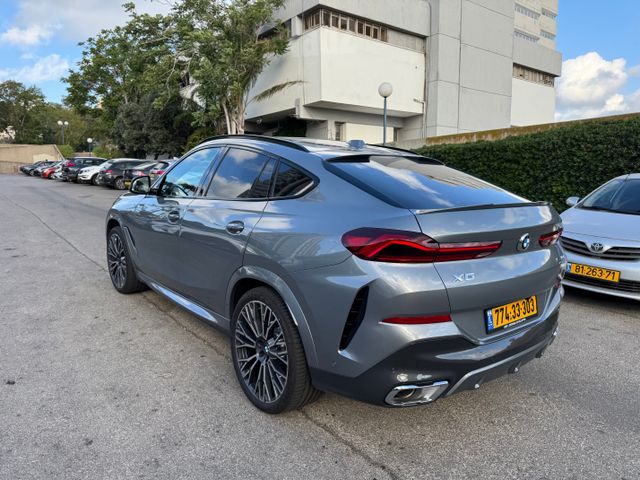 ב מ וו X6