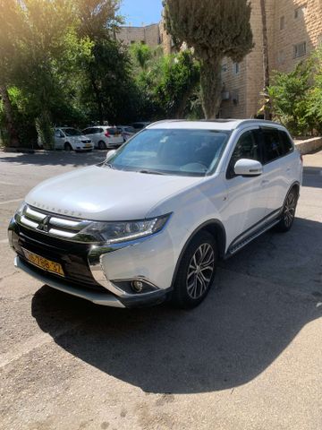מיצובישי אאוטלנדר
