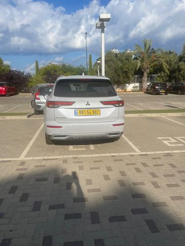 מיצובישי אאוטלנדר