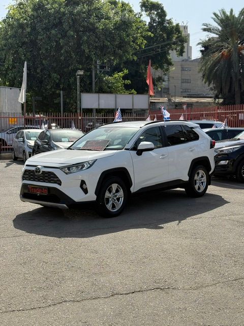 מודעת רכב טויוטה RAV4
