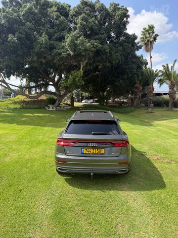 אאודי Q8
