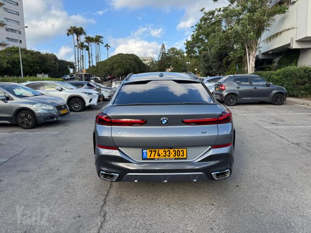 ב מ וו X6