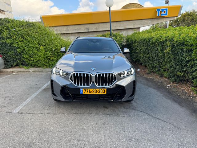 ב מ וו X6