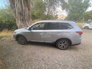 מיצובישי אאוטלנדר