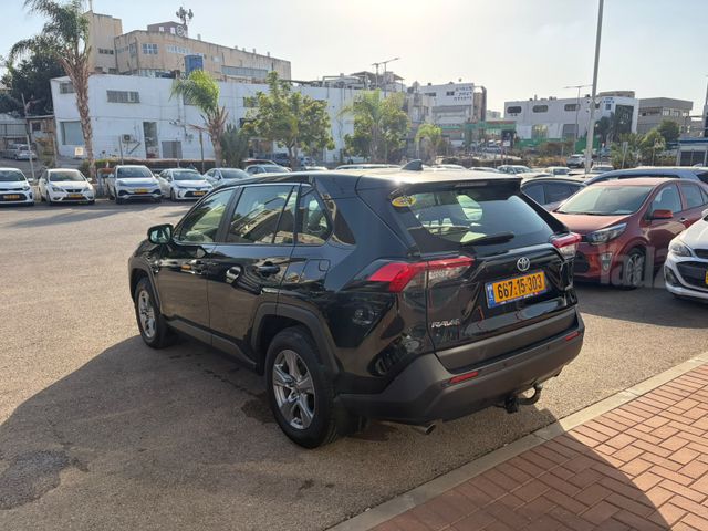 טויוטה RAV4