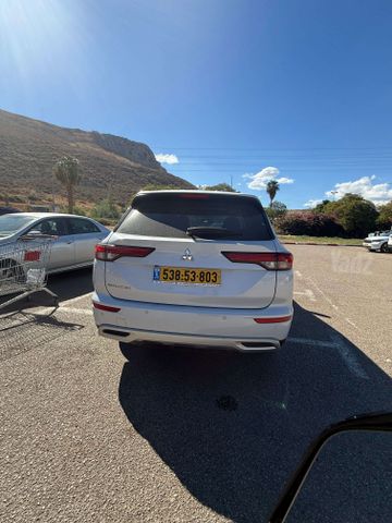 מיצובישי אאוטלנדר