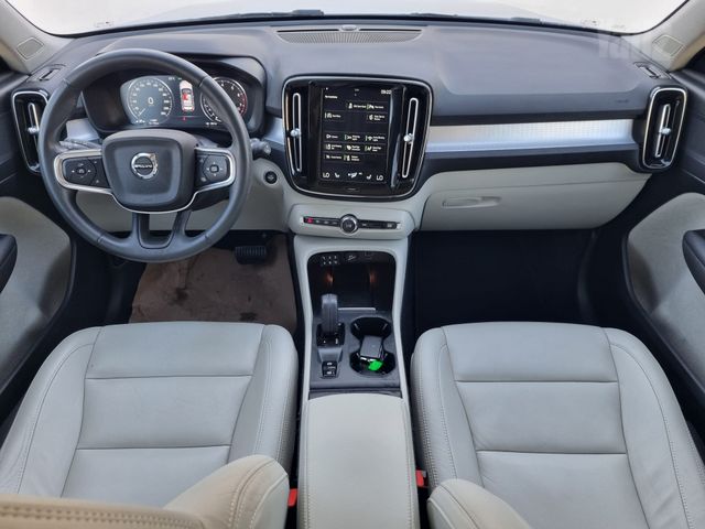 וולוו XC40