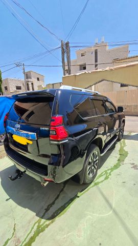טויוטה לנד קרוזר