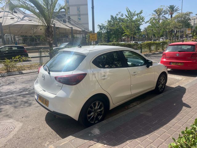 מודעת רכב מאזדה 2 2