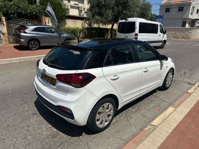 יונדאי i20