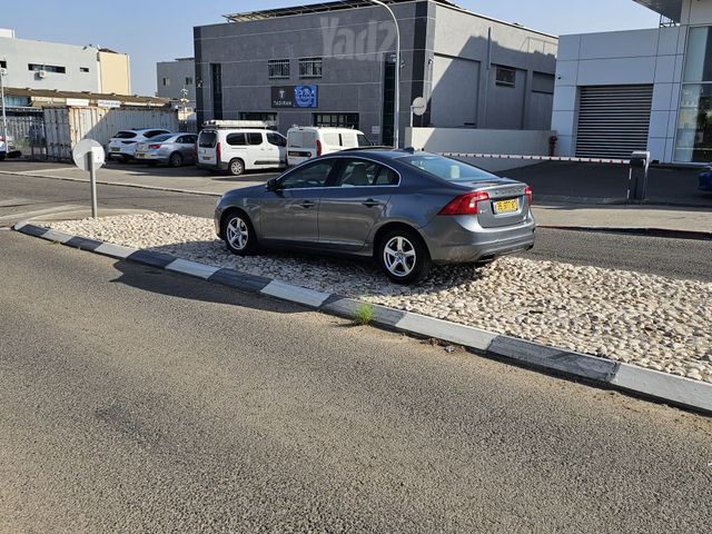 וולוו S60