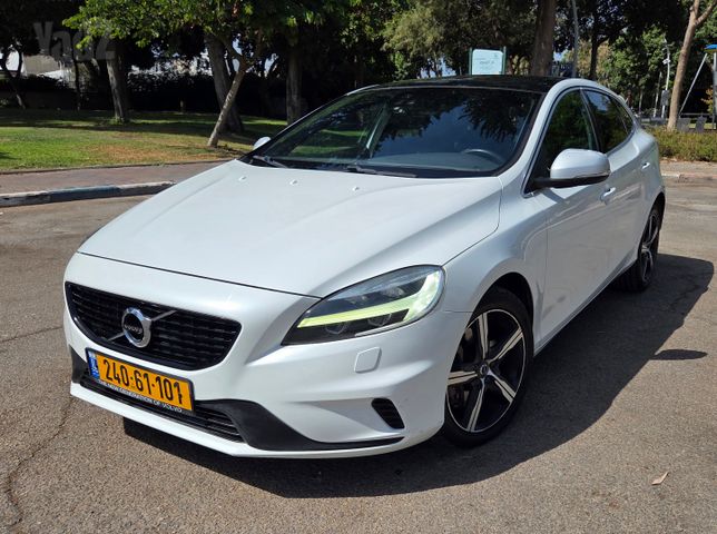 וולוו V40