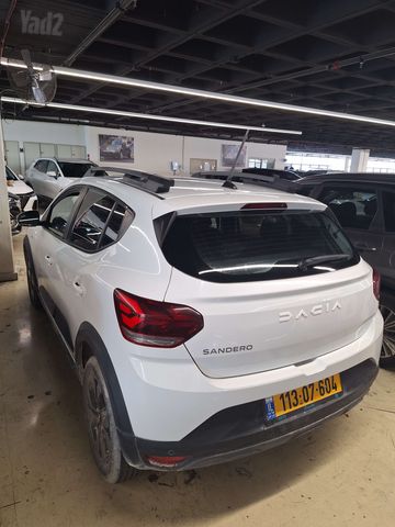 דאצ'יה סנדרו Stepway
