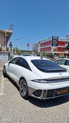 קיה נירו