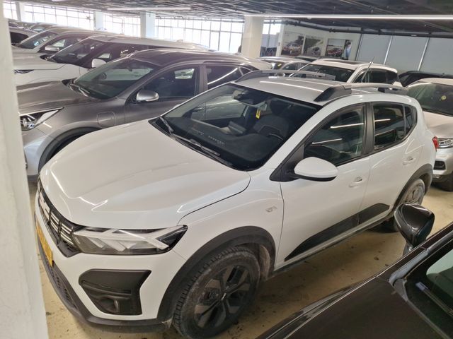 דאצ'יה סנדרו Stepway