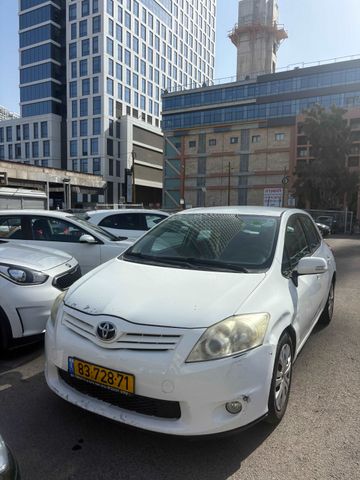 טויוטה אוריס