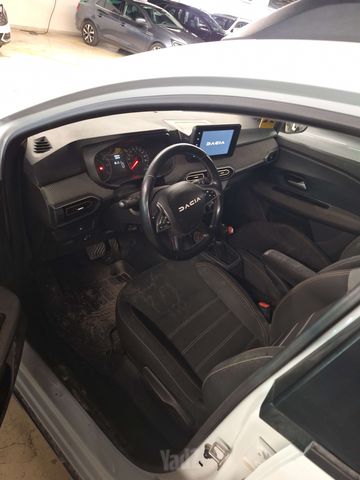 דאצ'יה סנדרו Stepway