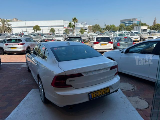 וולוו S90