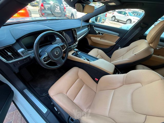 וולוו S90