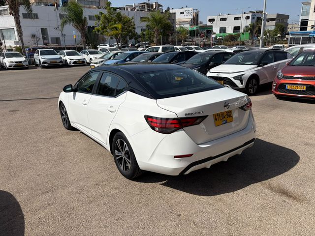 ניסאן סנטרה