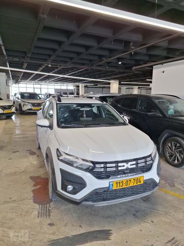 דאצ'יה סנדרו Stepway