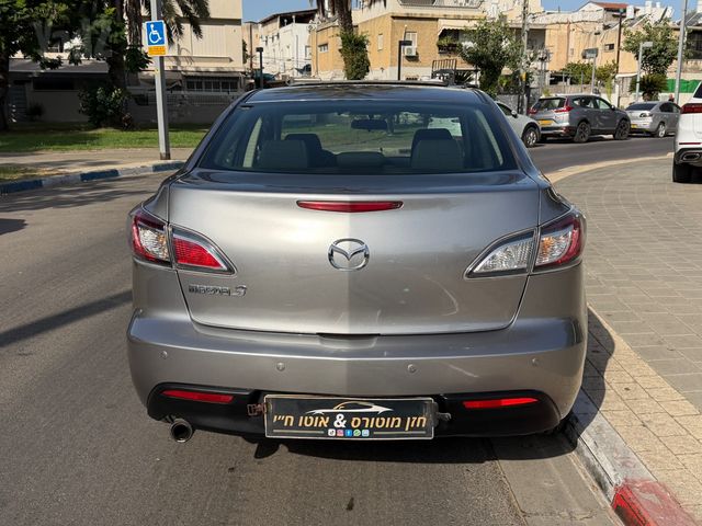 מאזדה 3