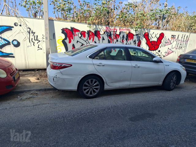 מודעת רכב טויוטה קאמרי