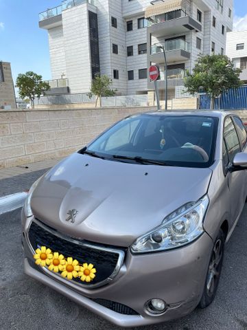 פיג'ו 208