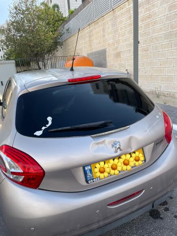 פיג'ו 208
