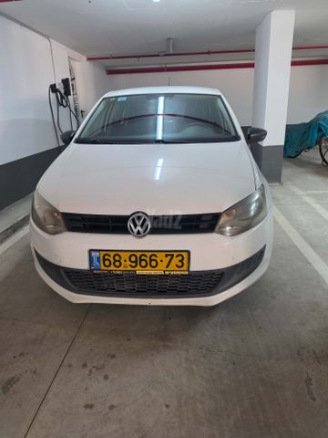 פולו  Trendline ידני 5 דל 1.4 (85 כ״ס)