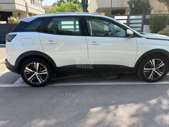 פיג'ו 3008