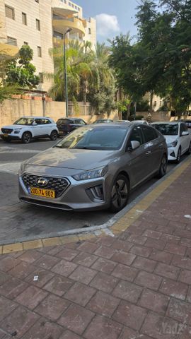 יונדאי איוניק