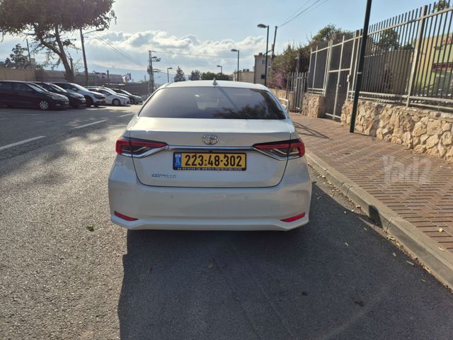 טויוטה קורולה