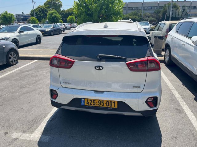 קיה נירו