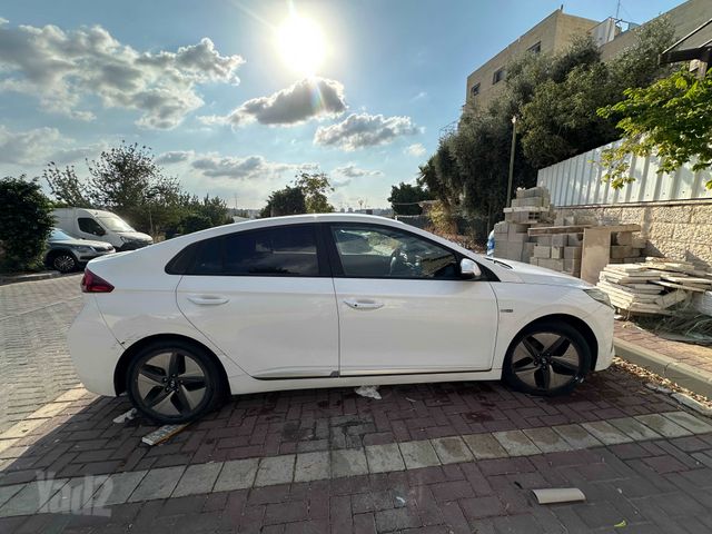 יונדאי איוניק