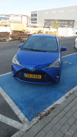 טויוטה יאריס