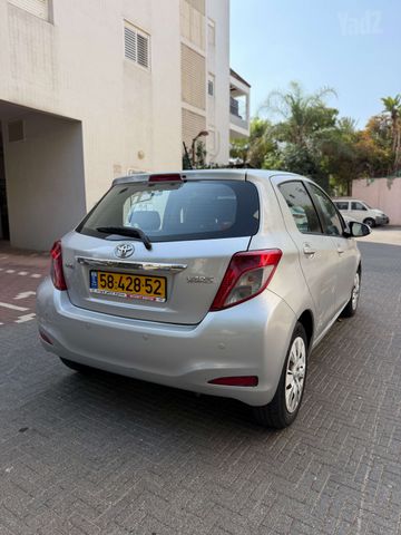 טויוטה יאריס