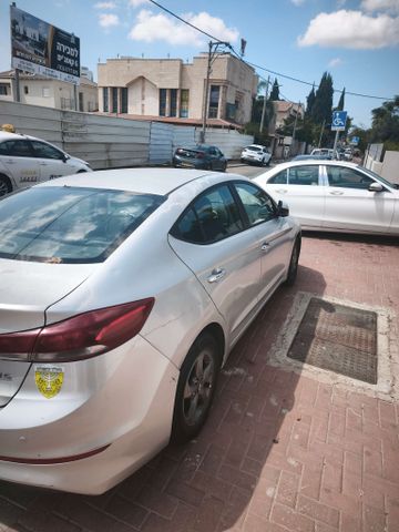 יונדאי אלנטרה