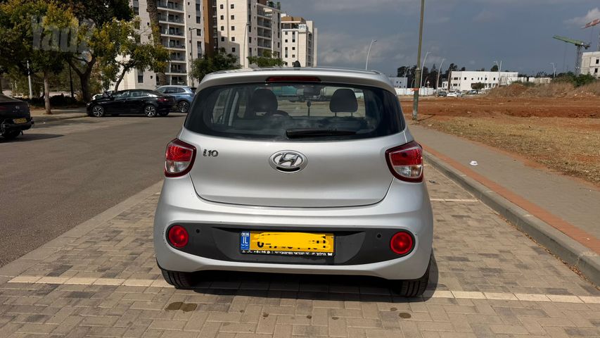יונדאי i10