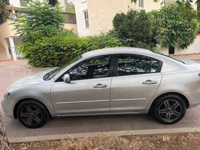 מאזדה 3