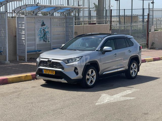 טויוטה RAV4