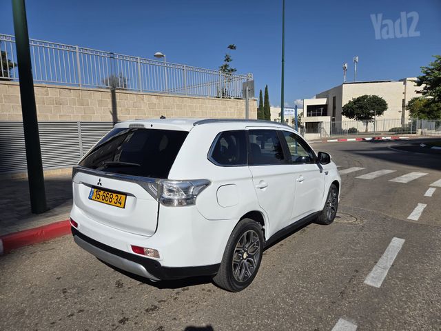 מיצובישי אאוטלנדר