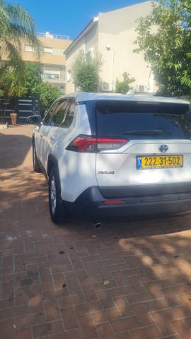 טויוטה RAV4