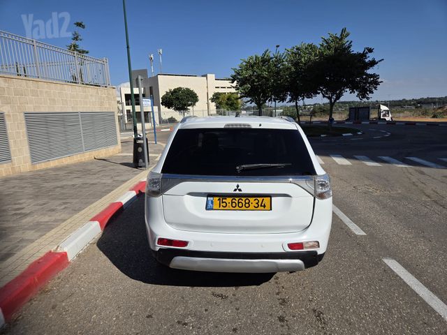 מיצובישי אאוטלנדר