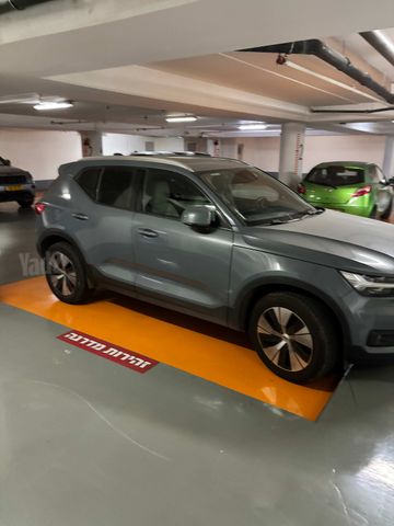 וולוו XC40